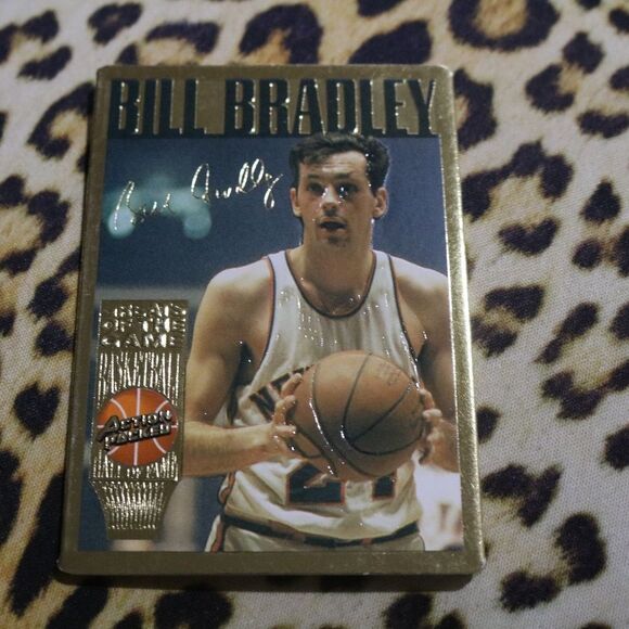 Bill Bradley #37 Basketball Card - Picture 1 of 2